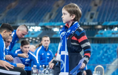 Представители «Зенита» встретились с болельщиками на стадионе «Санкт-Петербург»