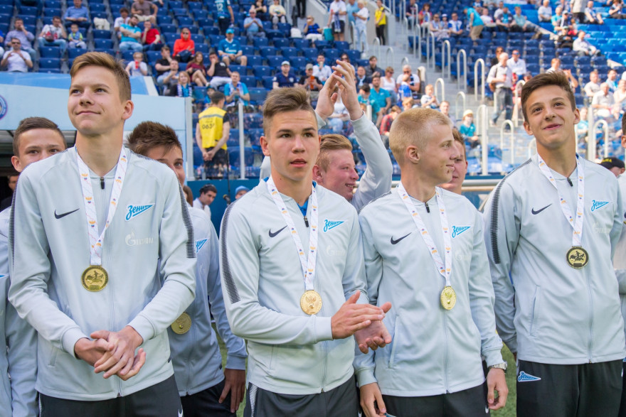 Церемония чествования победителей первенства России по футболу U-16