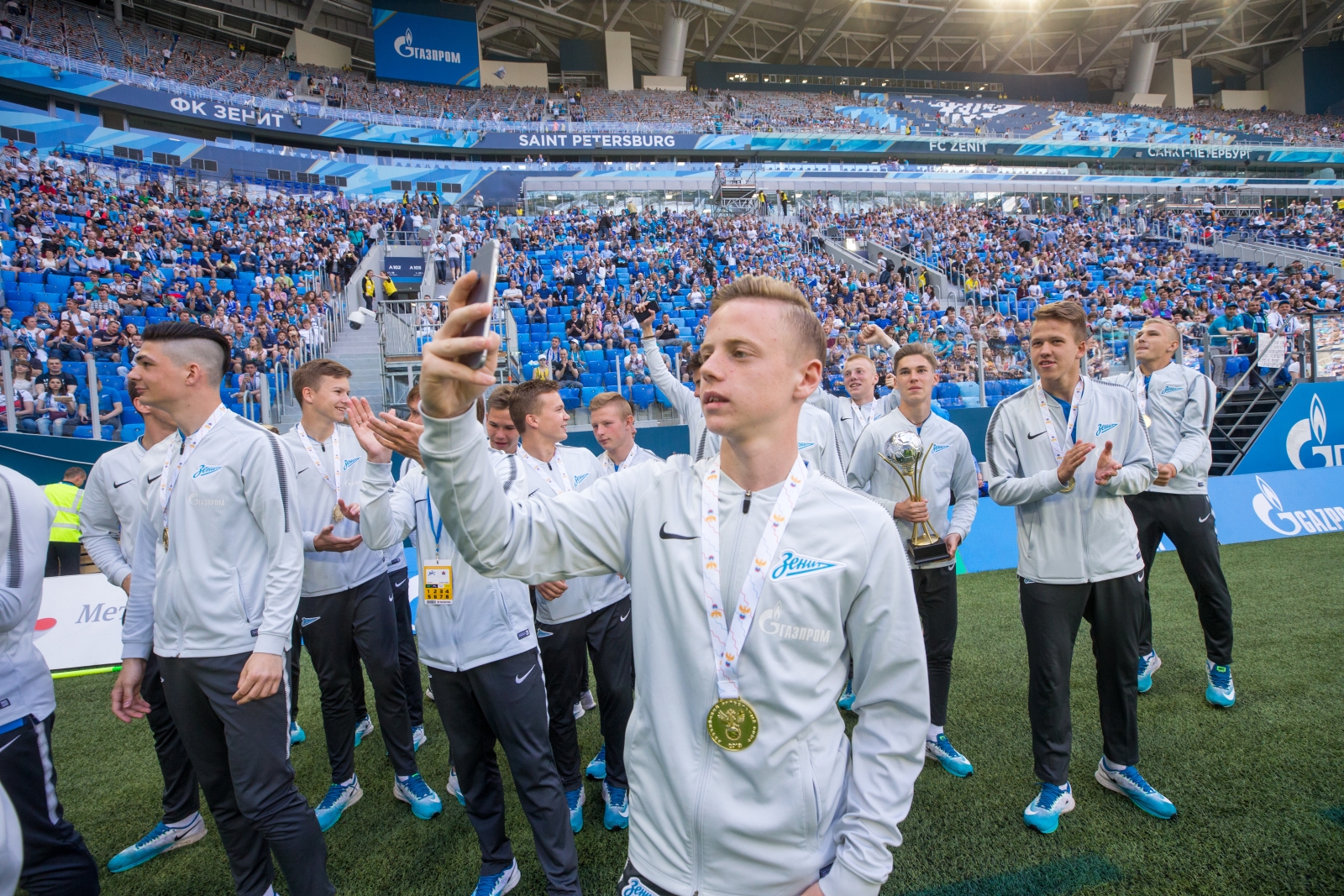 Церемония чествования победителей первенства России по футболу U-16