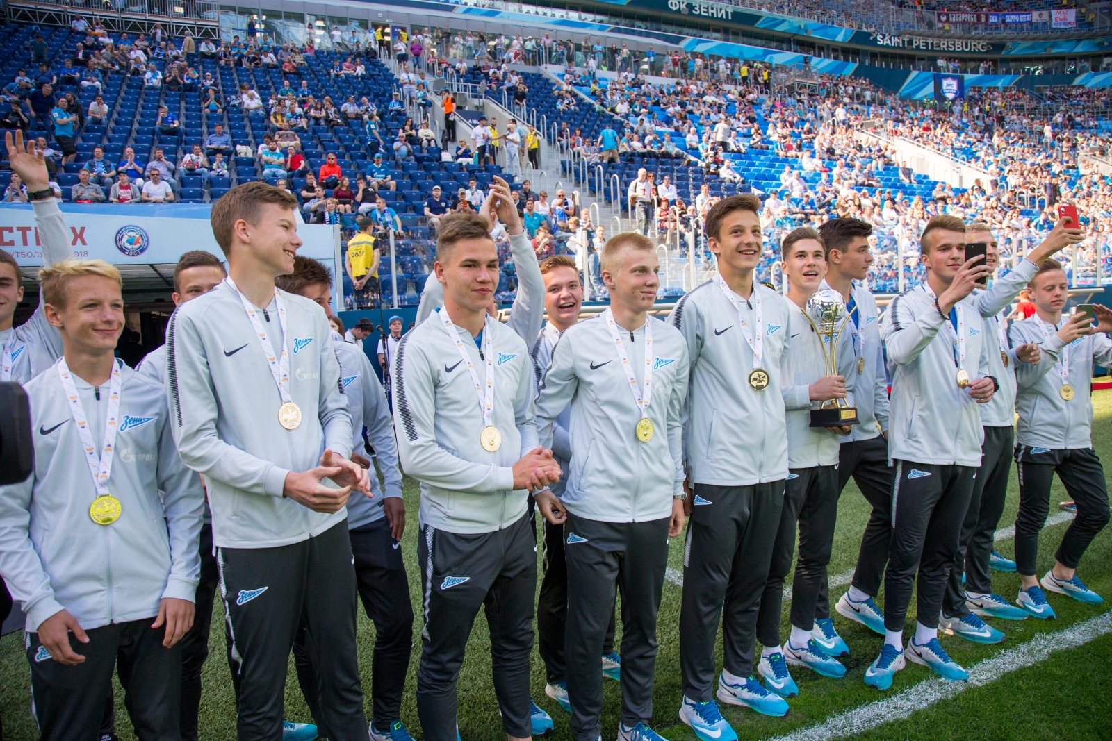 Церемония чествования победителей первенства России по футболу U-16