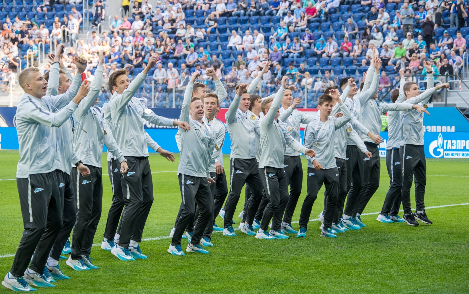Церемония чествования победителей первенства России по футболу U-16