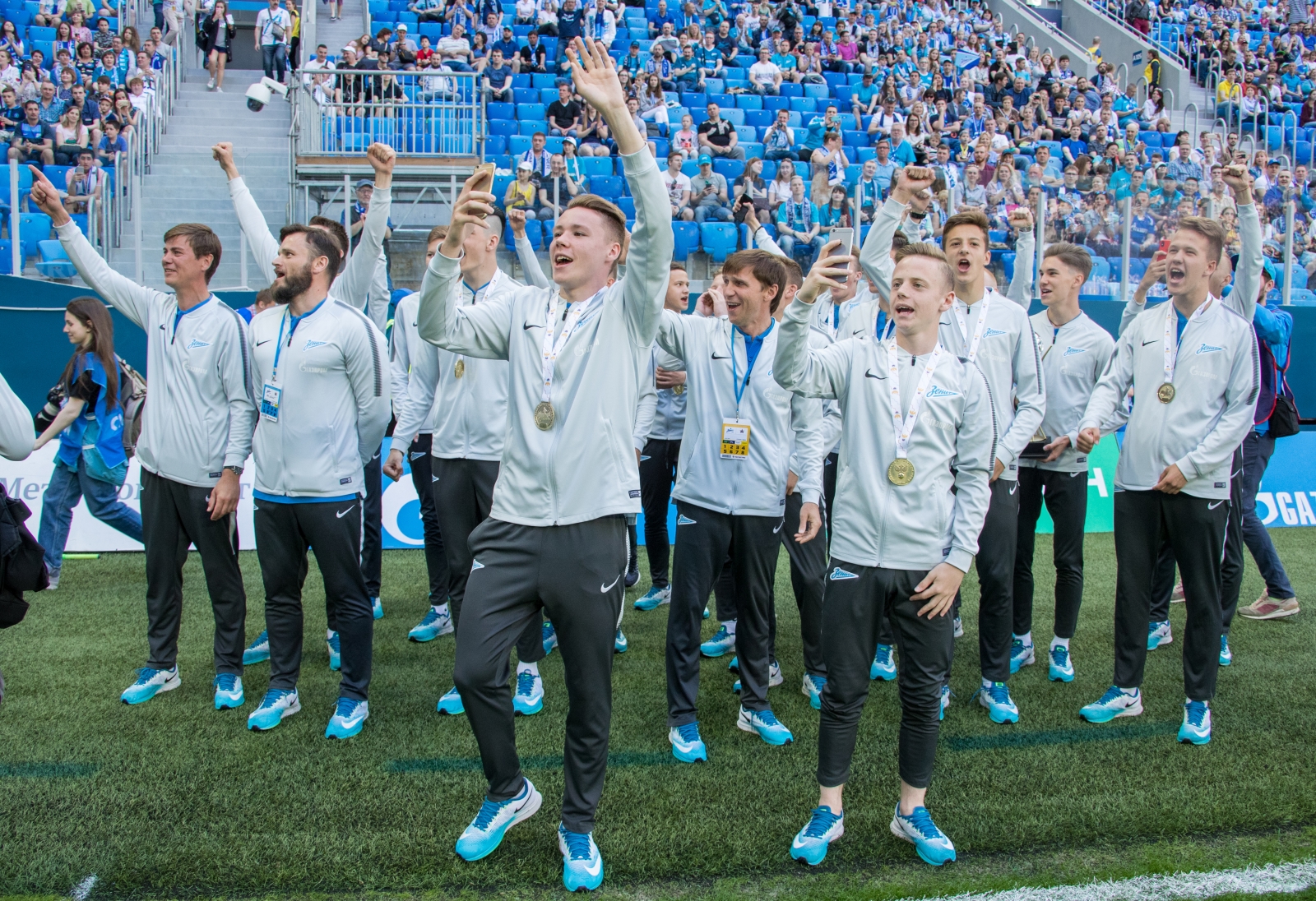 Церемония чествования победителей первенства России по футболу U-16