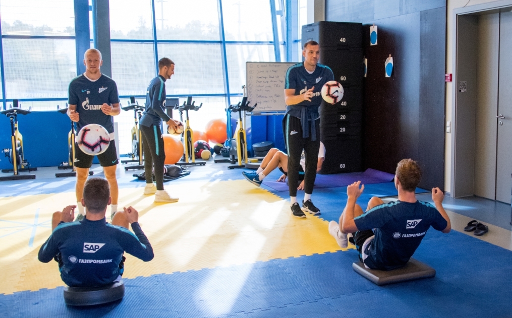 Тренировка «Зенита» в спортзале перед матчем с «Анжи»