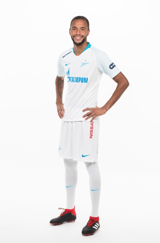 Фотосессия футболистов и тренеров основного состава ФК «Зенит» сезона 2018/19