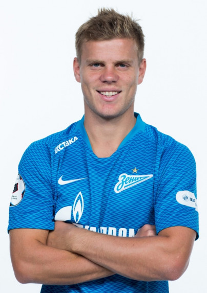 Фотосессия футболистов и тренеров основного состава ФК «Зенит» сезона 2018/19