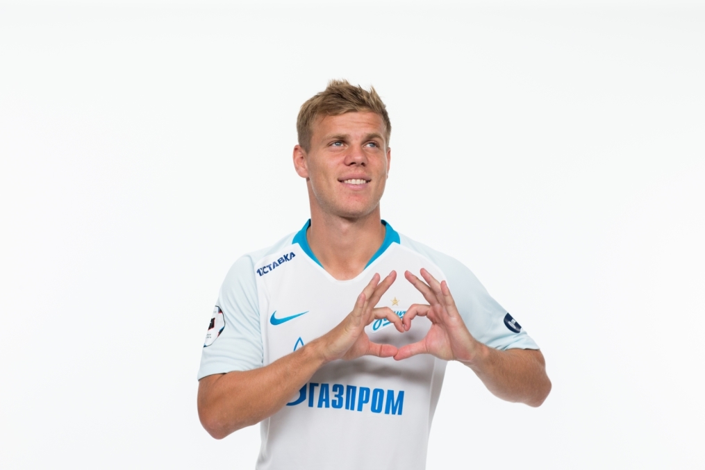 Фотосессия футболистов и тренеров основного состава ФК «Зенит» сезона 2018/19