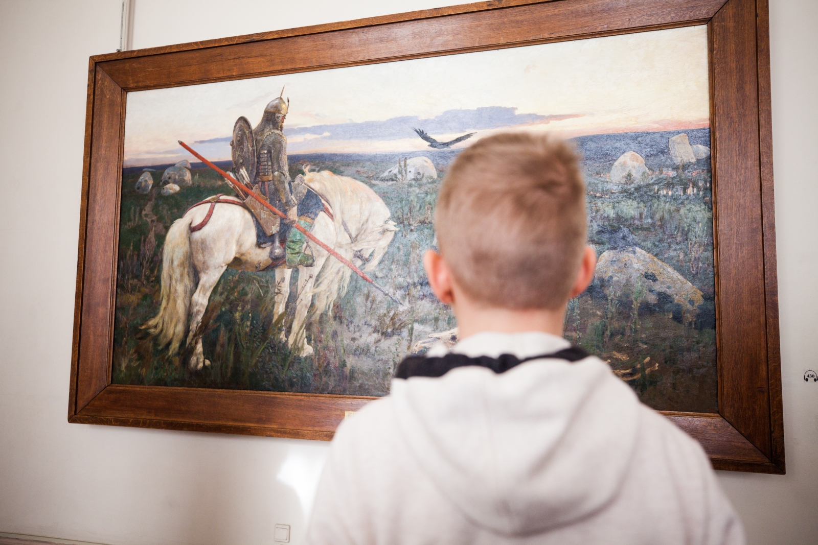 Победитель конкурса «Попади в „Зенит“» Роман Ведищев на экскурсии по городу