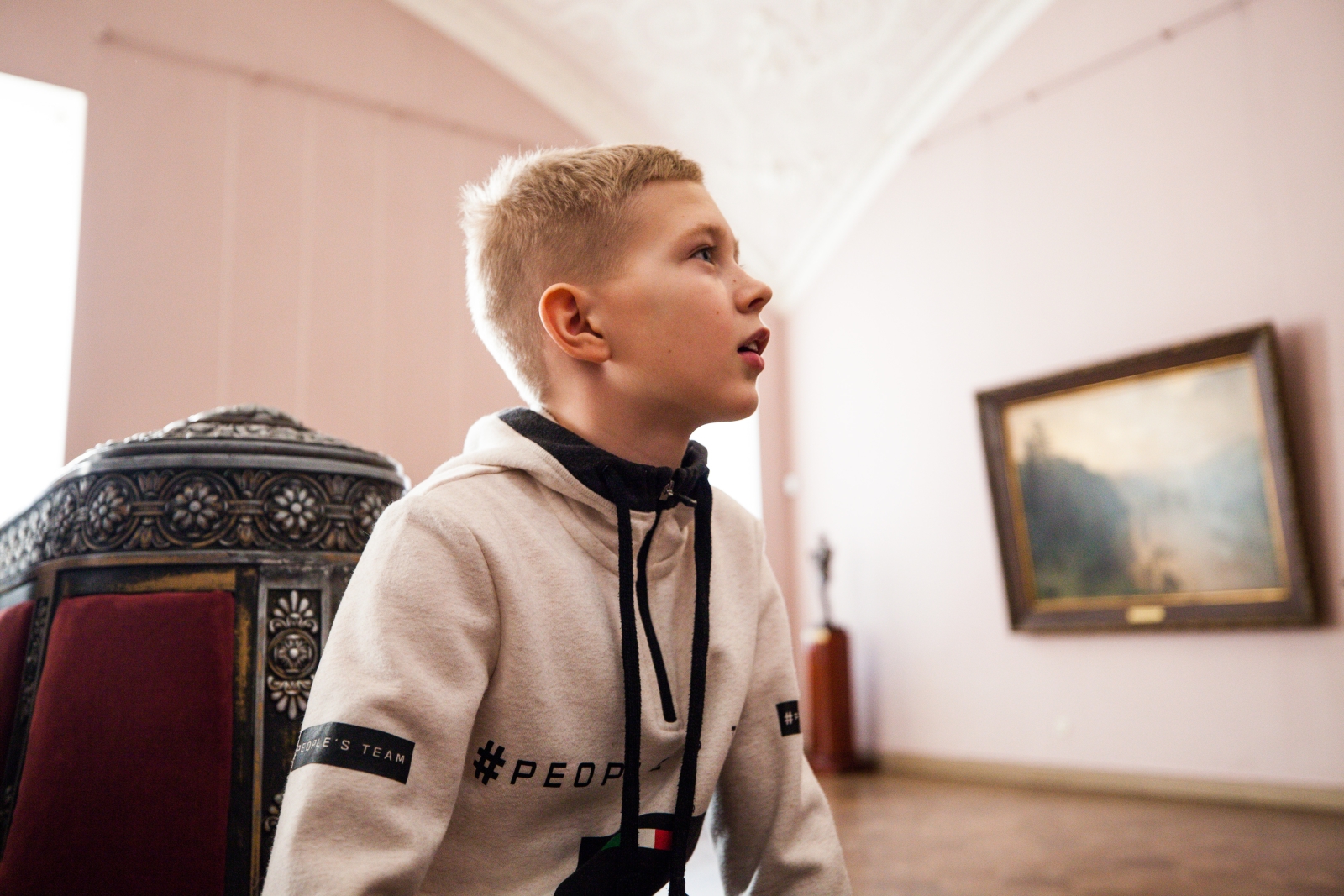 Победитель конкурса «Попади в „Зенит“» Роман Ведищев на экскурсии по городу