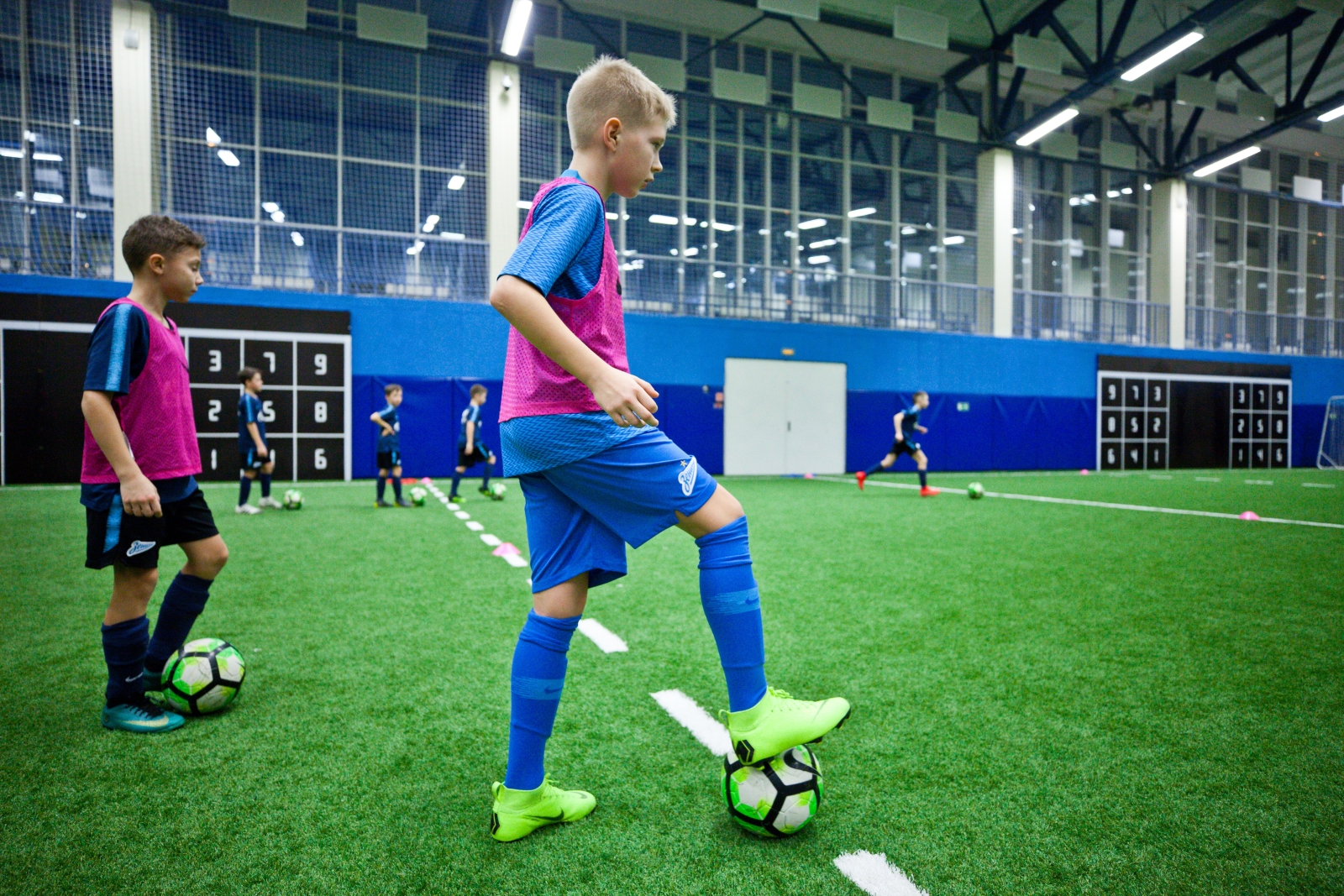 Победитель конкурса «Попади в „Зенит“» Роман Ведищев на тренировке в Академии