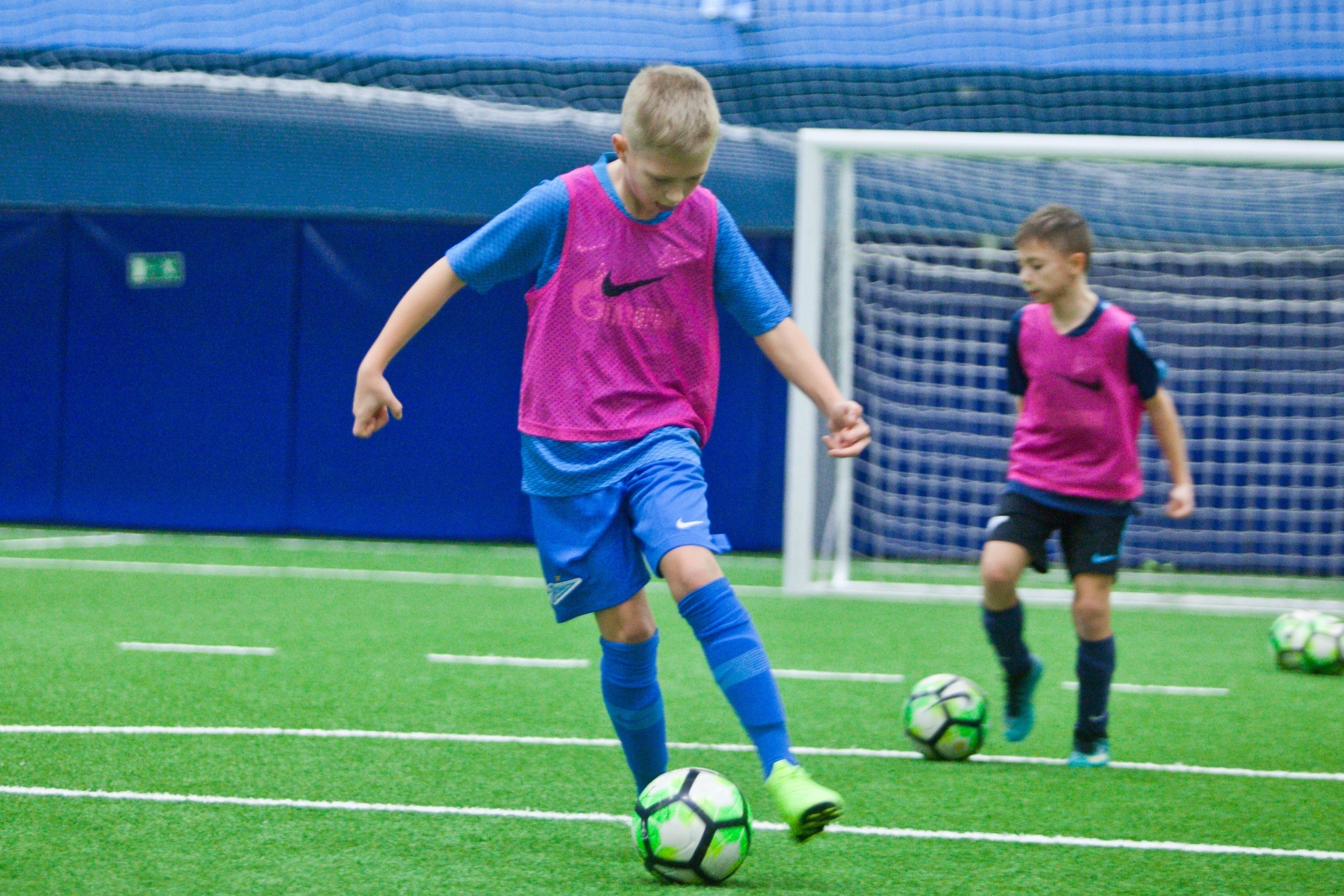 Победитель конкурса «Попади в „Зенит“» Роман Ведищев на тренировке в Академии