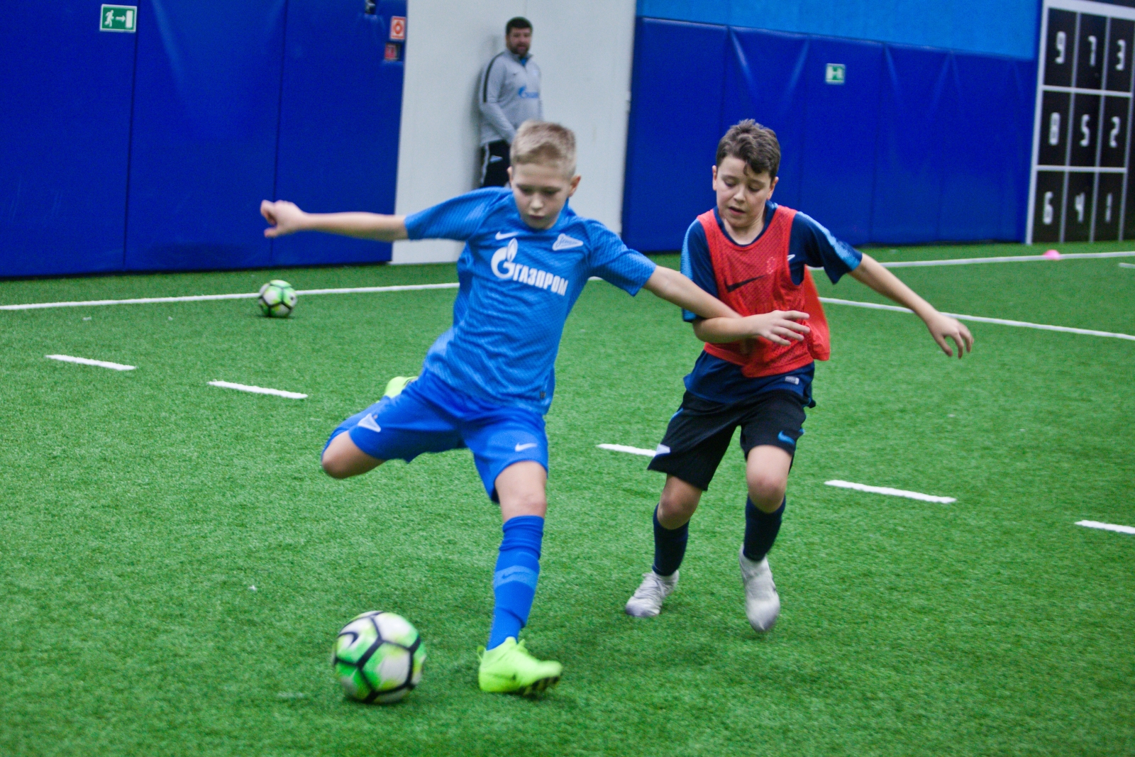 Победитель конкурса «Попади в „Зенит“» Роман Ведищев на тренировке в Академии