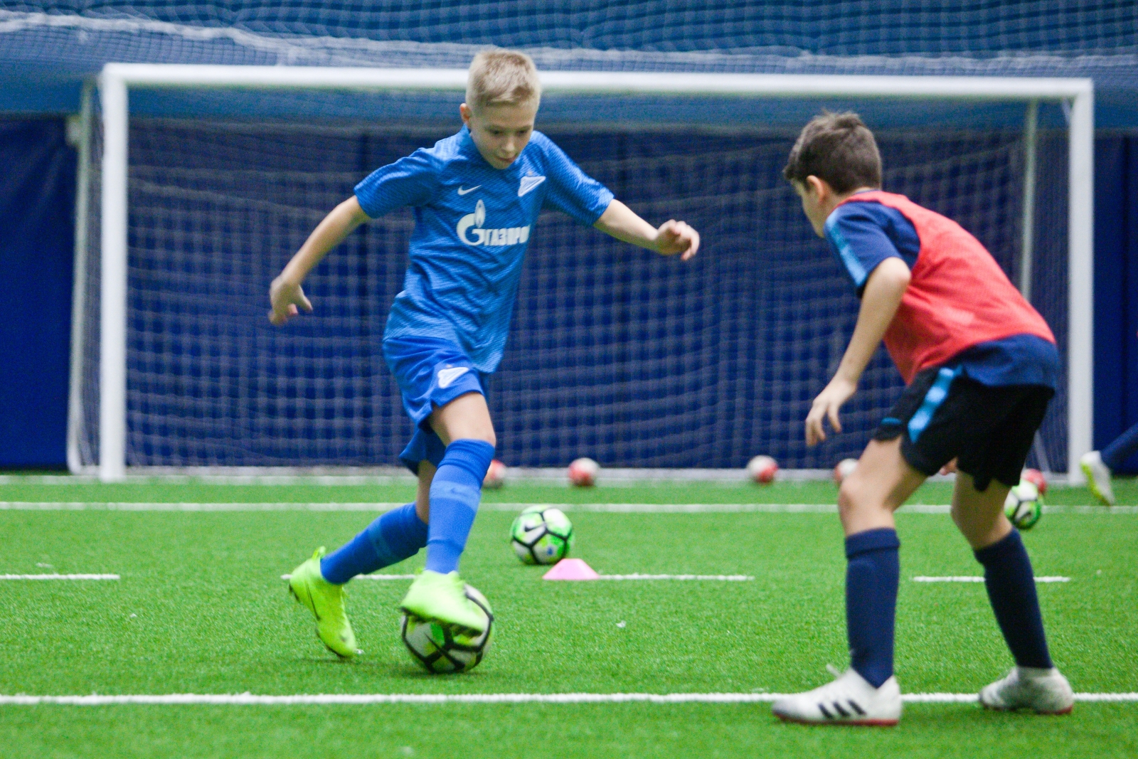 Победитель конкурса «Попади в „Зенит“» Роман Ведищев на тренировке в Академии