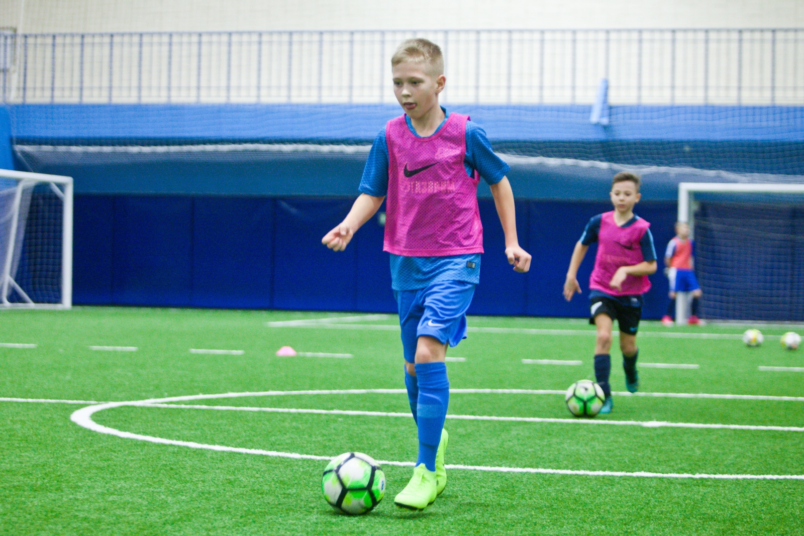 Победитель конкурса «Попади в „Зенит“» Роман Ведищев на тренировке в Академии