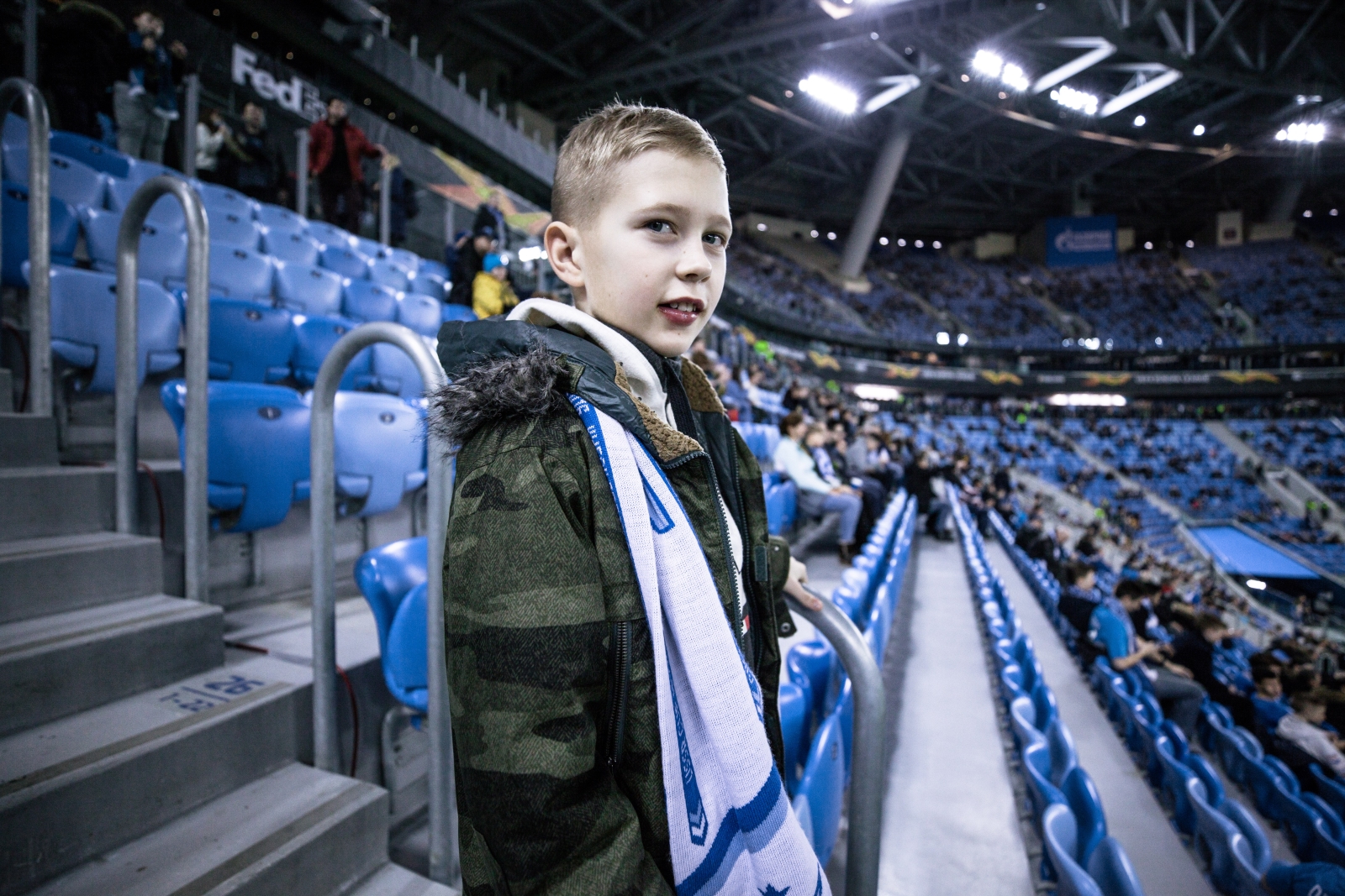 Победитель конкурса «Попади в „Зенит“» Роман Ведищев на матче Лиги Европы УЕФА 2018/19, 1/8 финала, «Зенит» — «Вильярреал»