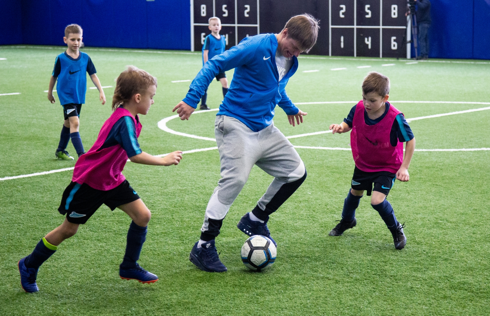 Андрей Аршавин и Анатолий Тимощук проводят мастер-класс в Академии «Зенита»