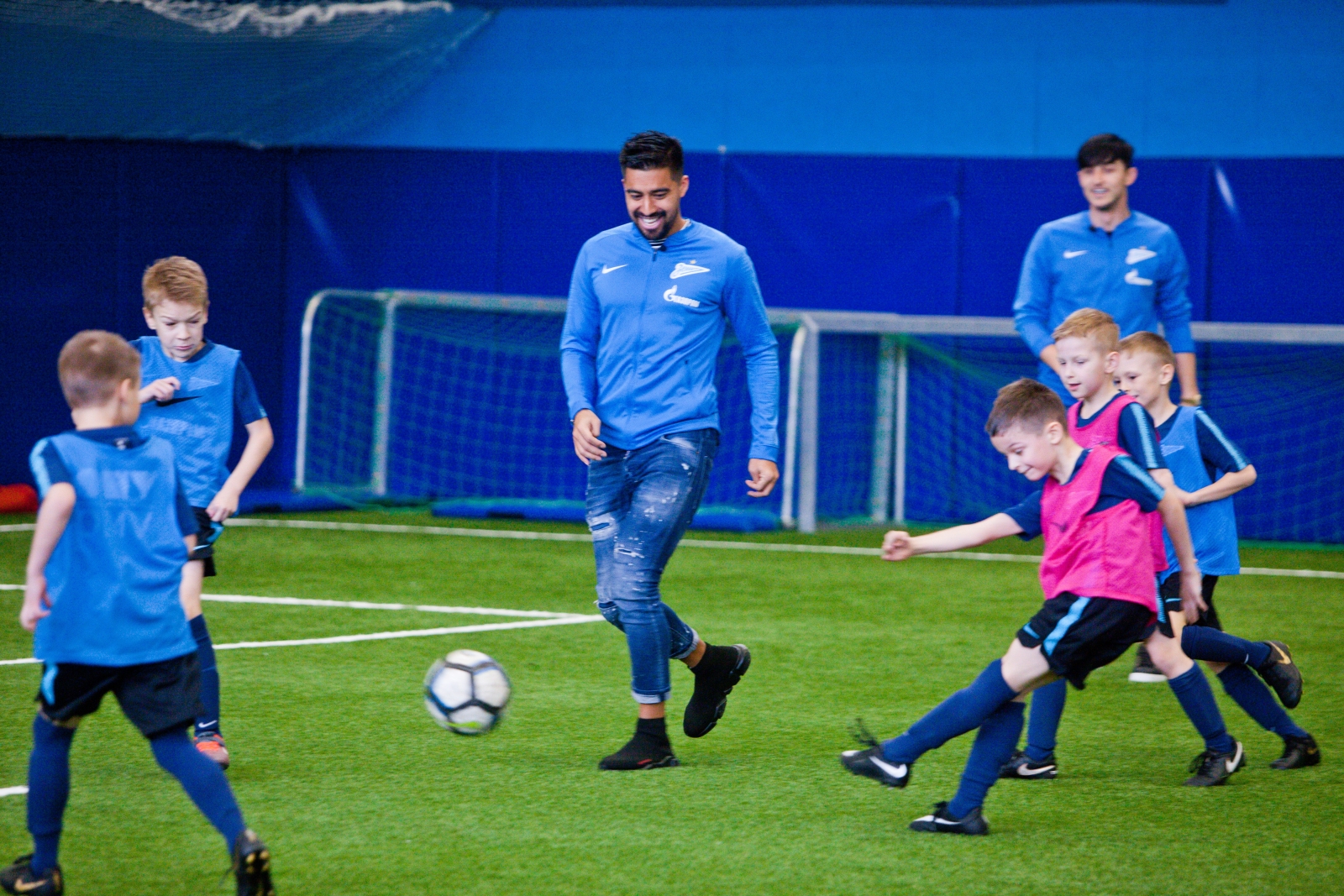 Кристиан Нобоа и Сердар Азмун проводят мастер-класс в Академии ФК «Зенит