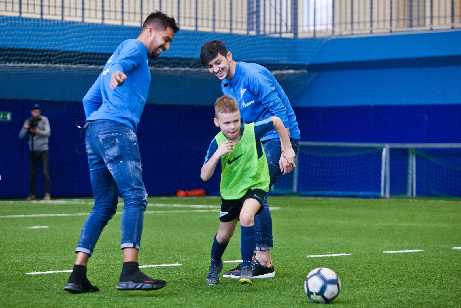Кристиан Нобоа и Сердар Азмун проводят мастер-класс в Академии ФК «Зенит