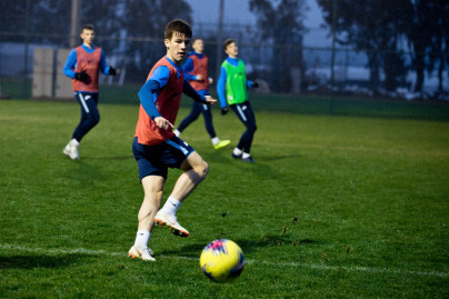 Второй зимний сбор «Зенита»-м в Турции: 12 февраля, вечерняя тренировка