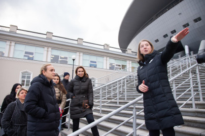 Экскурсия участников турнира Women's Trophy по «Газпром Арене»