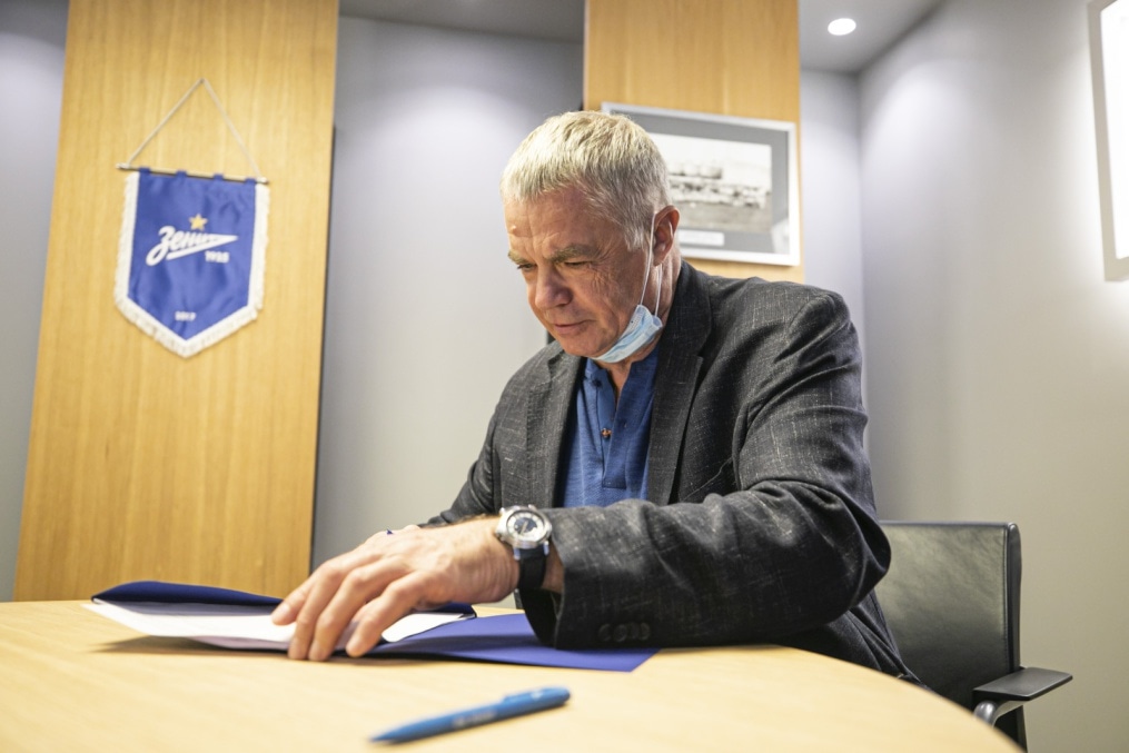 Подписание профессиональных контрактов футболистов молодежной команды