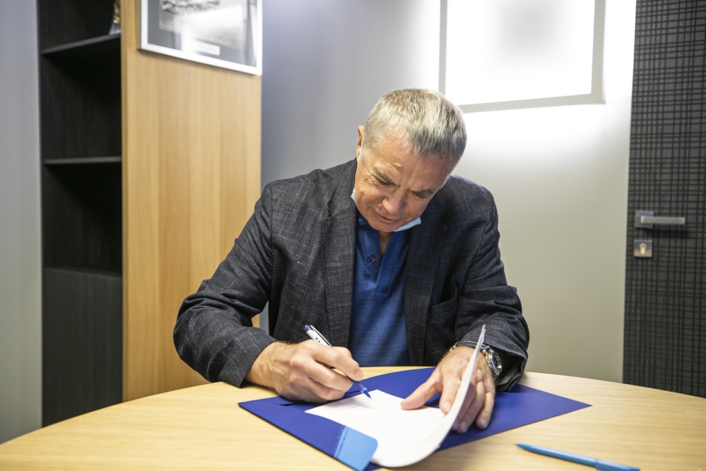 Подписание профессиональных контрактов футболистов молодежной команды