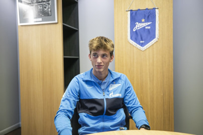 Подписание профессиональных контрактов футболистов молодежной команды