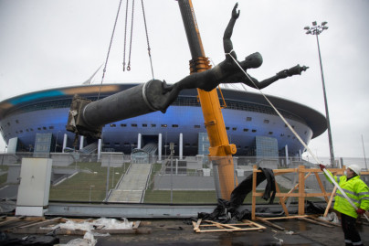Скульптуры из СКК переехали на «Газпром Арену»