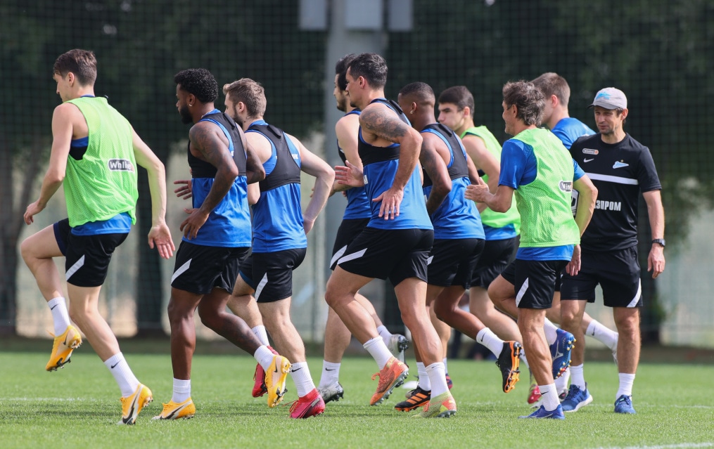 «Газпром»-тренировочные сборы «Зенита» в Дубае: 26 января, утренняя тренировка