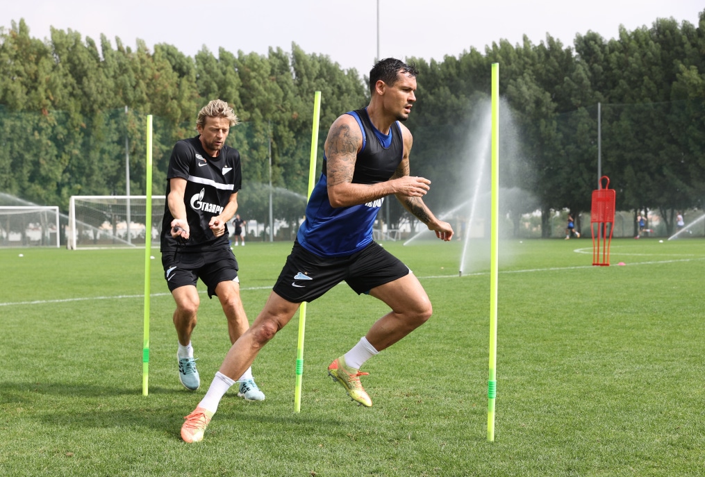 «Газпром»-тренировочные сборы «Зенита» в Дубае: 26 января, утренняя тренировка