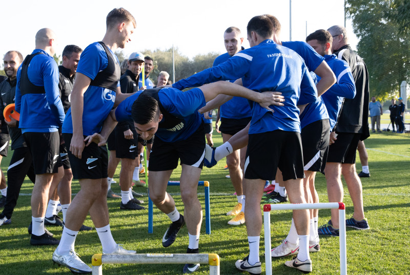 «Газпром»-тренировочные сборы «Зенита» в Дубае: 01 февраля, вечерняя тренировка