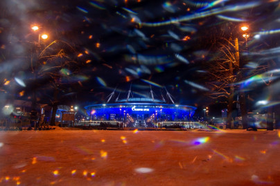 Ночные виды стадиона «Газпром Арена»