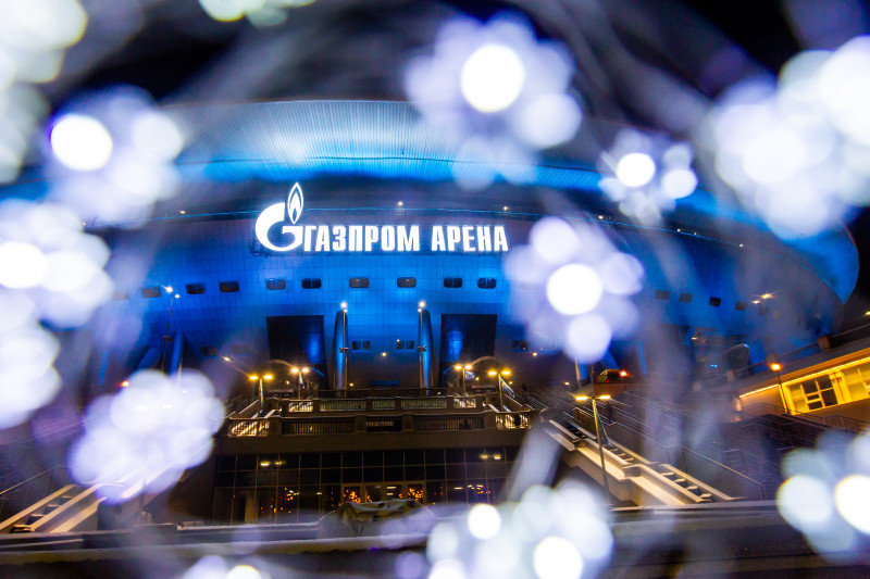 Ночные виды стадиона «Газпром Арена»
