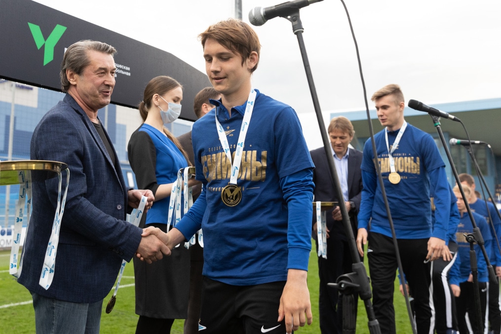 Награждение команд ЮФЛ на матче «Зенит»-м — «Краснодар»-м