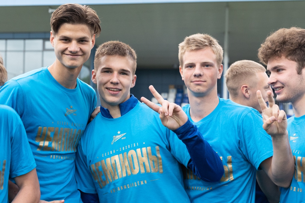 Награждение команд ЮФЛ на матче «Зенит»-м — «Краснодар»-м