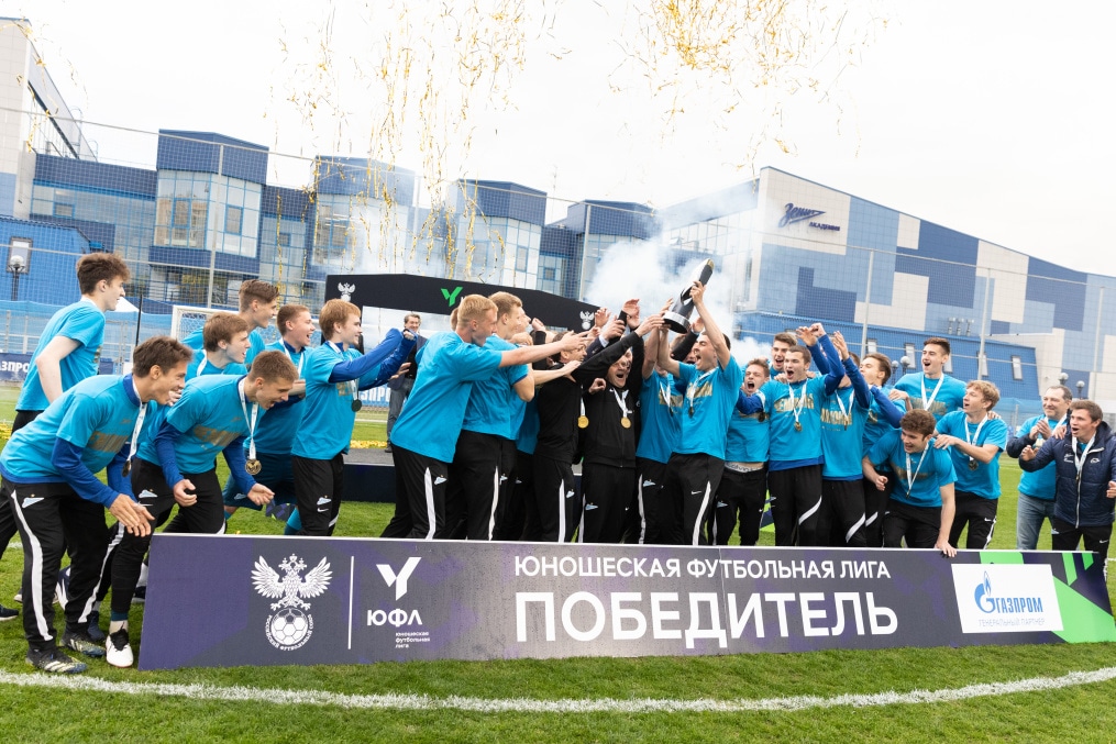Награждение команд ЮФЛ на матче «Зенит»-м — «Краснодар»-м