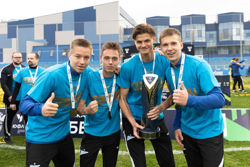 Награждение команд ЮФЛ на матче «Зенит»-м — «Краснодар»-м