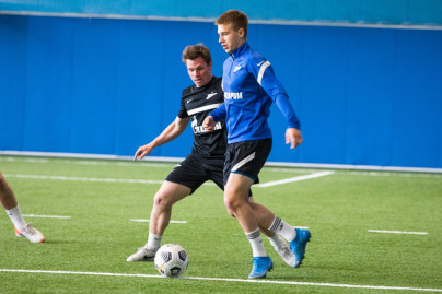 Выпускники Академии  провели матч с тренерами и легендами «Зенита»