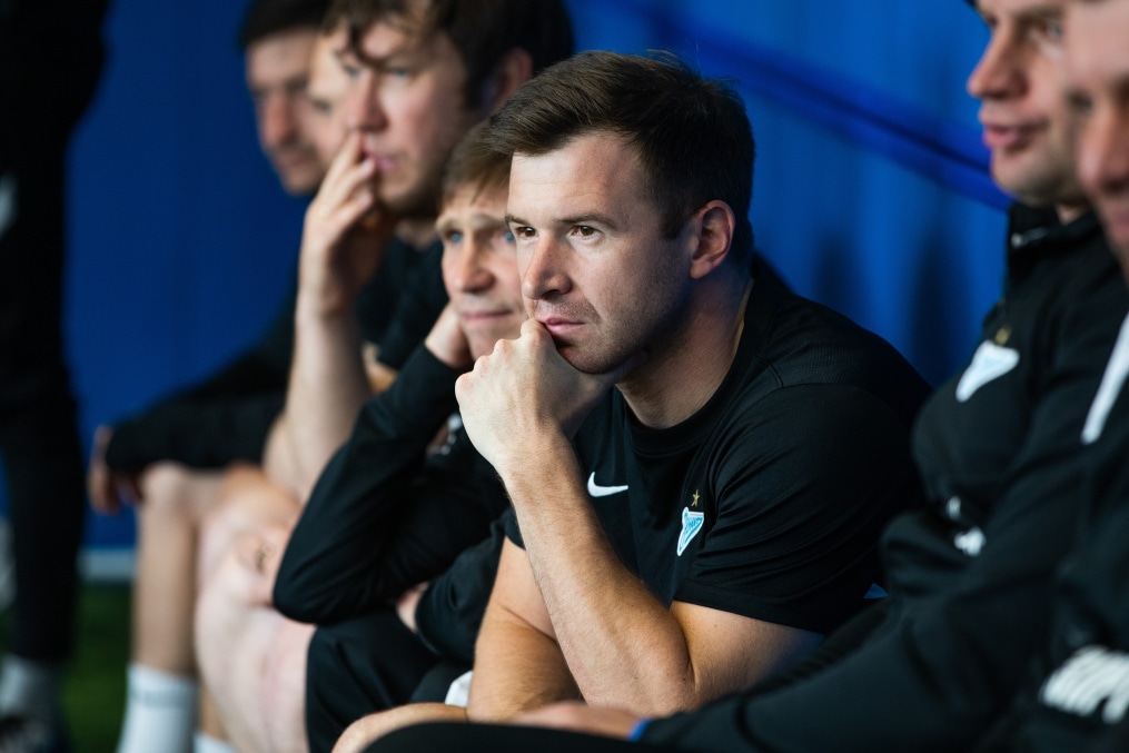 Выпускники Академии  провели матч с тренерами и легендами «Зенита»