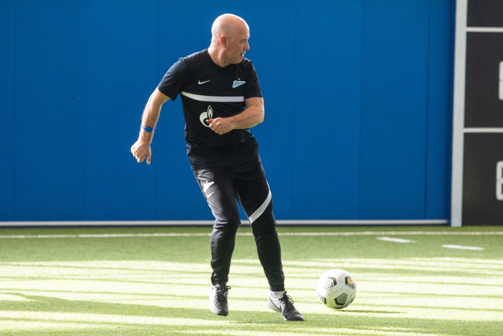 Выпускники Академии  провели матч с тренерами и легендами «Зенита»