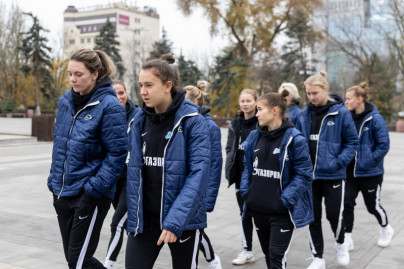 Прогулка женской команды перед матчем Суперлиги 2021, «Ростов» — «Зенит»