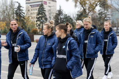 Прогулка женской команды перед матчем Суперлиги 2021, «Ростов» — «Зенит»