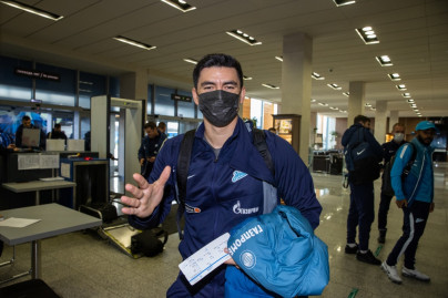 Команда перед вылетом на матч «Урал» — «Зенит»