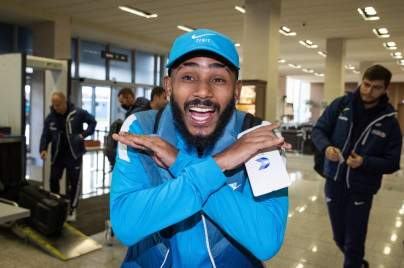 Команда перед вылетом на матч «Урал» — «Зенит»