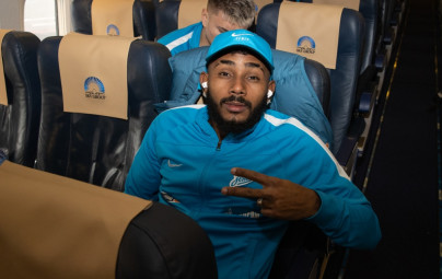 Команда перед вылетом на матч «Урал» — «Зенит»