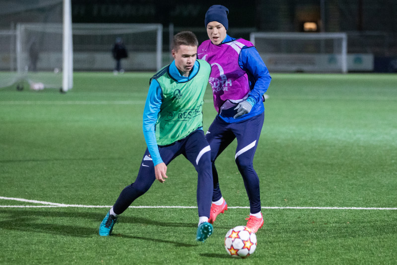 Тренировка молодежного «Зенита» перед матчем с «Мальмё»