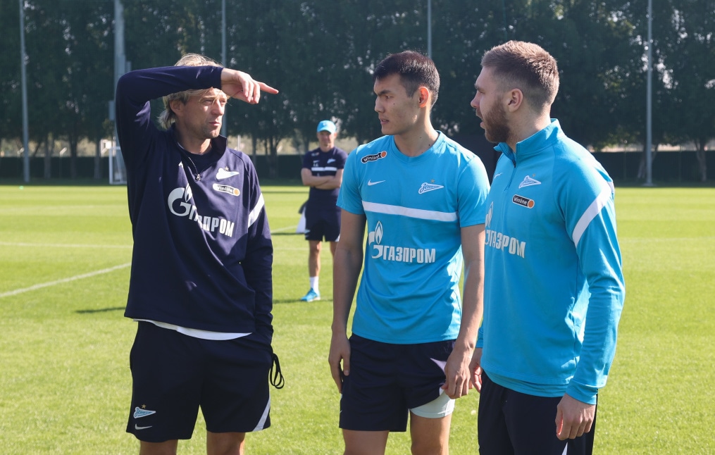 «Газпром»-тренировочные сборы в Дубае: 14 января, утренняя тренировка