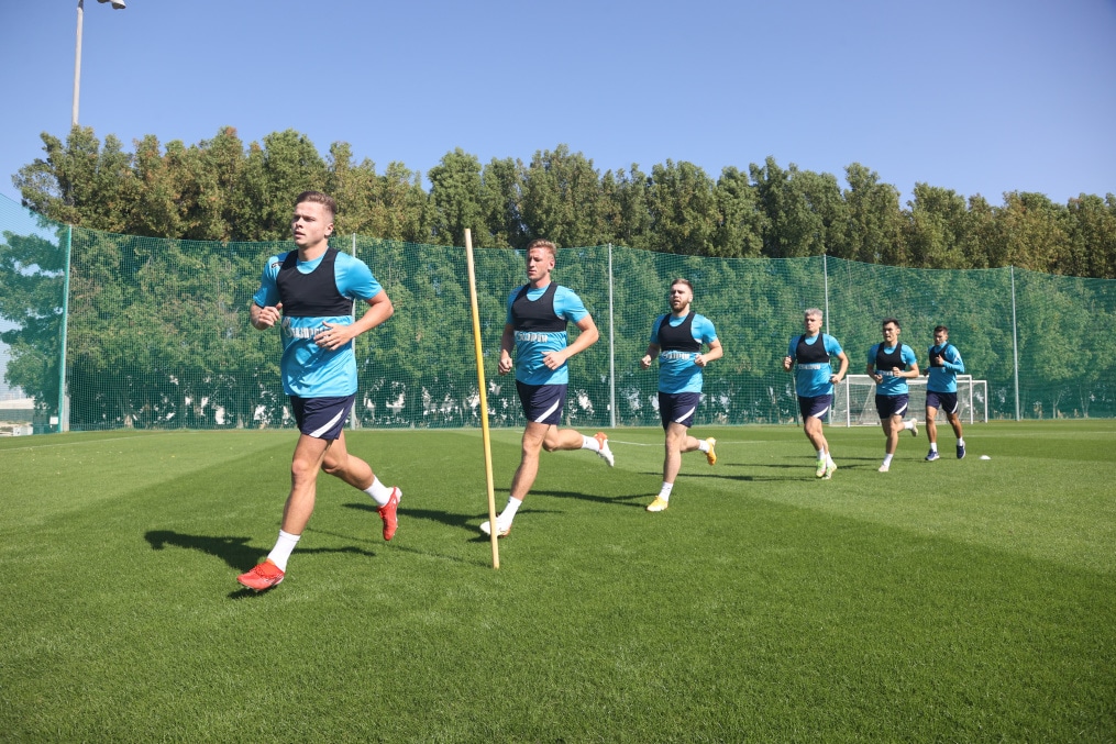 «Газпром»-тренировочные сборы в Дубае: 14 января, утренняя тренировка