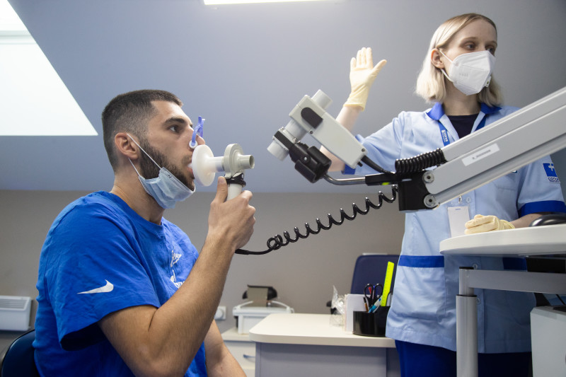 Арсен Адамов проходит медосмотр в ММЦ «СОГАЗ»