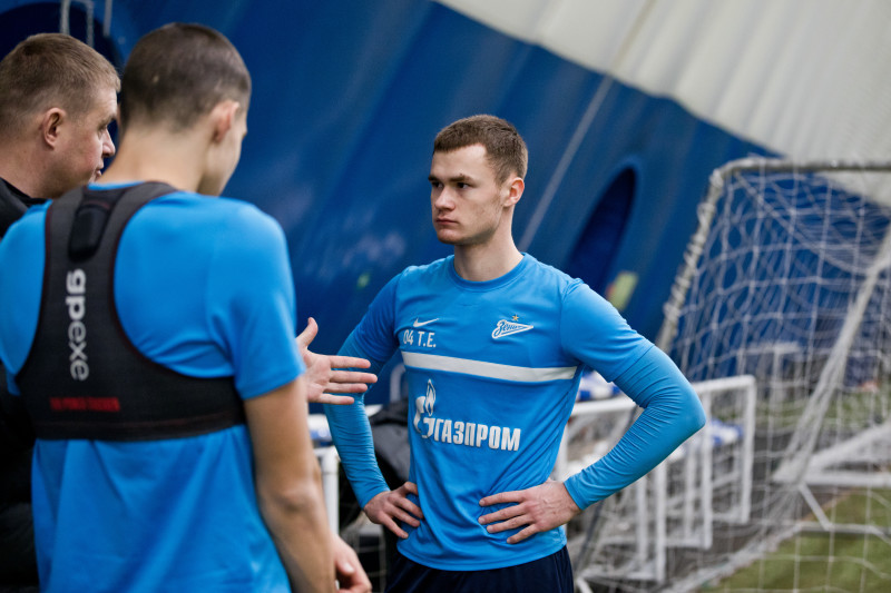 Тренировка «Зенита» U-17 и «Зенита» U-16 в манеже Академии