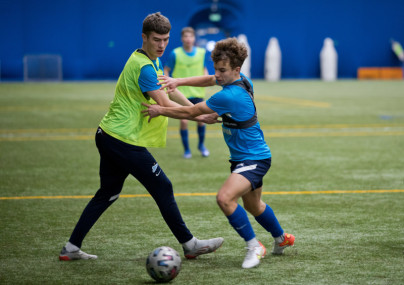 Тренировка «Зенита» U-17 и «Зенита» U-16 в манеже Академии